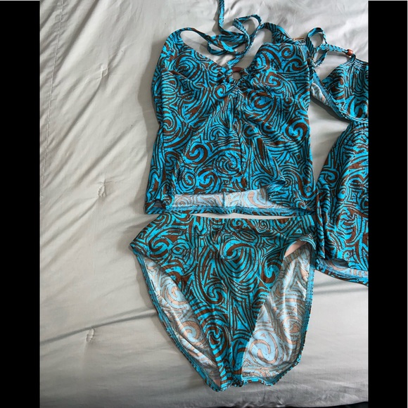 Christina bikini and tankini set - Picture 2 of 7